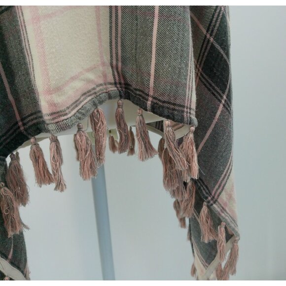 Ivy Jane Plaid Poncho Women's One Size Pink Gray Tassel Trim Shoulder Cutouts - Picture 4 of 9